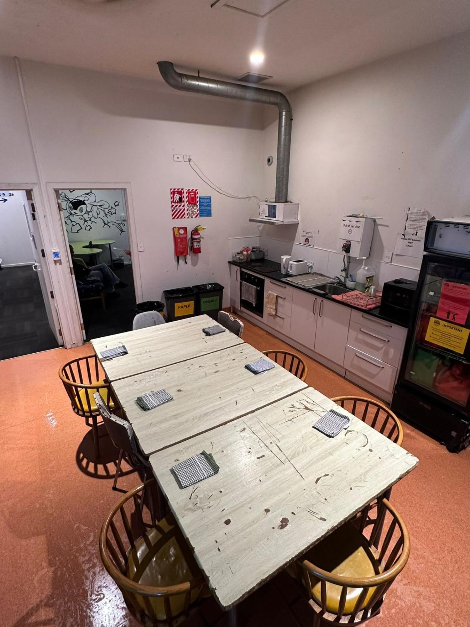 Metro Adventurer Backpackers Hostel Auckland Exterior photo